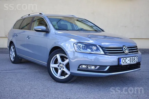 Volkswagen VW Passat (2013.g) Gaiši zila Met. 