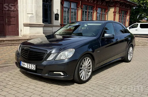 Mercedes Pārdodu uzticamu un koptu Mercedes-Benz E350 Cdi, 