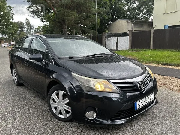Toyota Продам Toyota Avensis 2013 года, Facelift, 2.0 диз