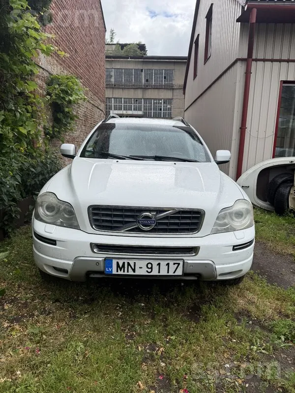 Pārdodu uzticamu un labi uzturētu Volvo Xc90 ar leģendāro 2.4 D5 dīzeļdzinēj