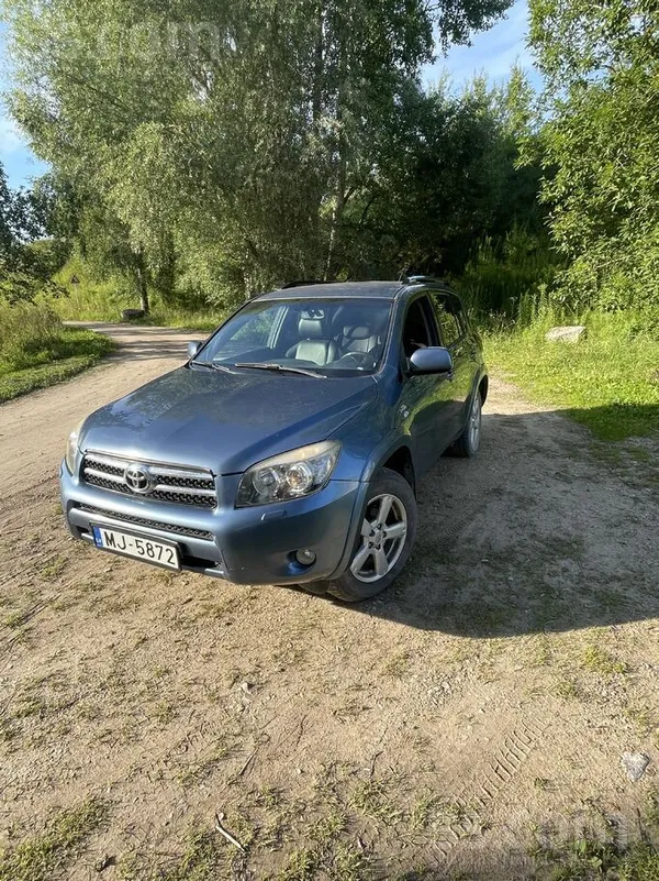 Toyota Pārdodu Toyota Rav4 labā stāvoklī