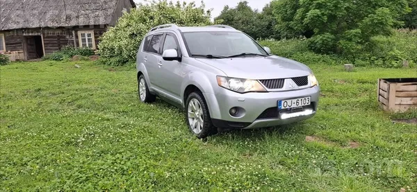 Mitsubishi Pārdod vai mainu pret motociklu, piedāvājumus sūtī