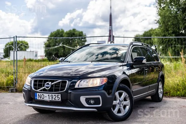 Volvo Xc70 ar 2.4 litru dīzeļdzinēju un automātisko ātrumkārbu.
Ja meklē a