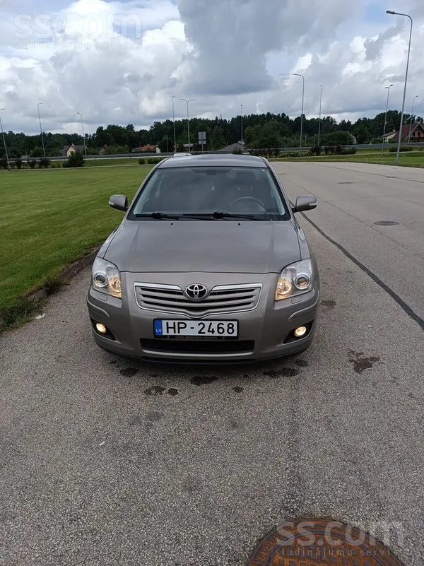 Pārdodu Toyota Avensis ļoti labā stāvoklī , gan tehniski, gan vizuāli, bez r