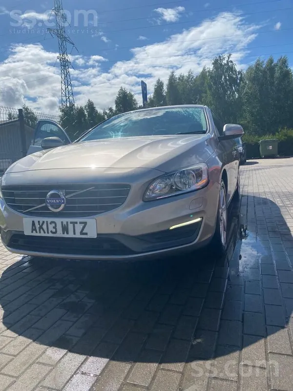 Volvo Pārdod angli 2.0 dīzelis 2013 gada ar ļoti labu ko