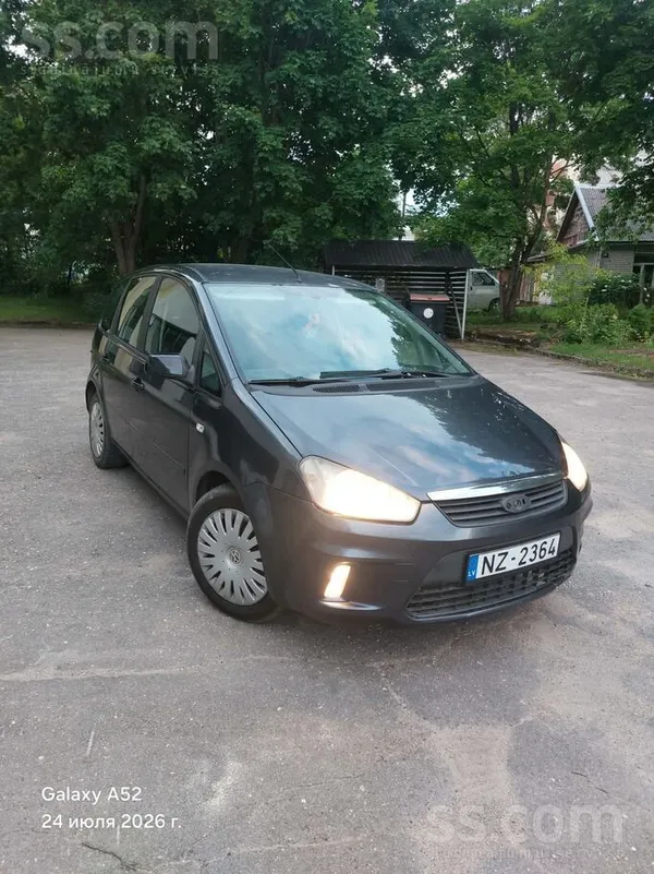 Ford Продается форд C-max 1.6 дизель 5 л на 100 км маши