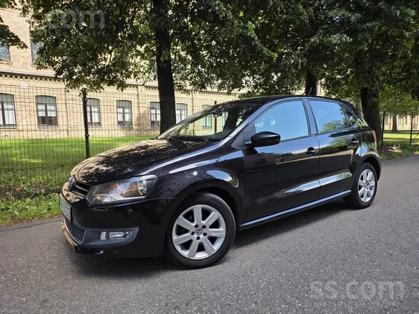 Volkswagen VW Polo dīzelis ar automātisku ātrumkārbu. 