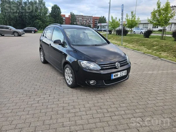 Volkswagen Sakarā ar jauna auto iegādi, tiek pārdots VW Golf 
