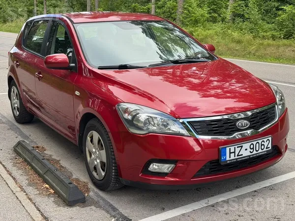 KIA Automašīna ir teicamā stāvoklī, viens īpašnieks. O
