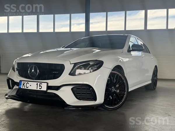 Mercedes Pārdodu Mercedes-Benz E350. Auto izskatās ļoti din