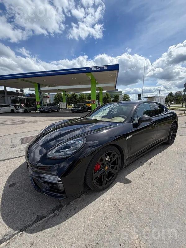 Porsche Porsche Panamera 3.6 V6, 2012. gads – teicamā stāv