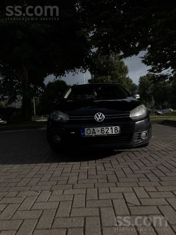 Volkswagen Продаю Volkswagen Golf 6 2010 года. 