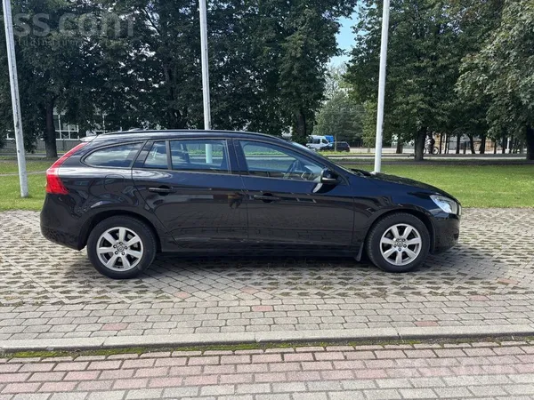 Volvo Atbraukusi no Vācijas 2.0d 120 kw 5 cilindri. Saud