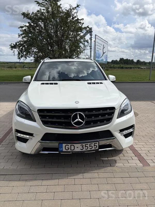 Ml350 Amg
Куплен у дилера c выставки был демо машиной (90к евро)
До 165000