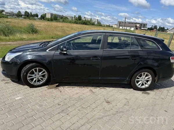 Toyota Pārdodu uzticamu un ekonomisku Toyota Avensis univ