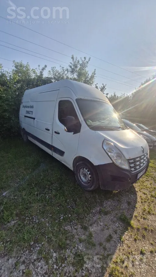 Renault Pārdodu neejošu darba zirgu. 