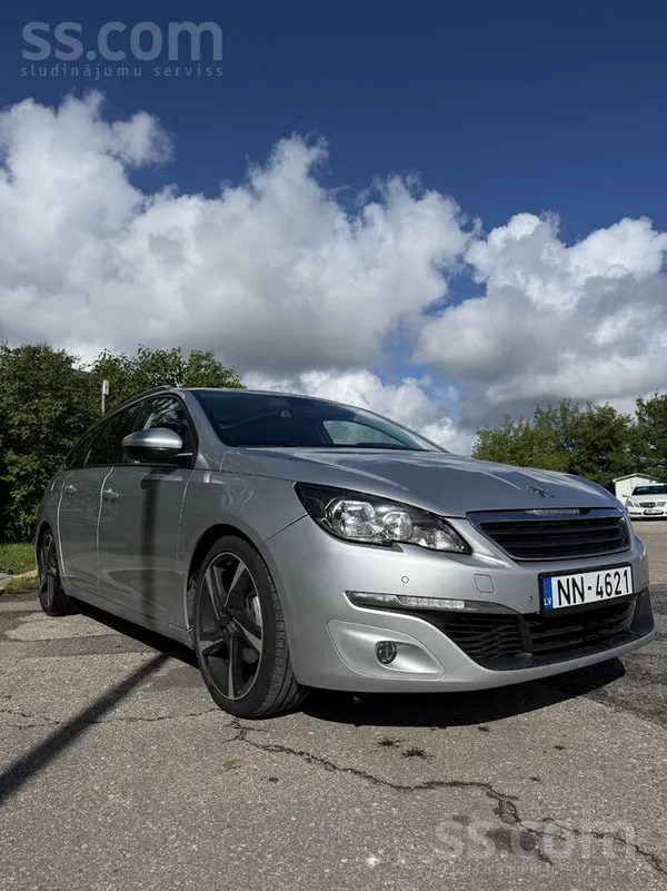 Peugeot Продам отличный автомобиль на каждый день. 