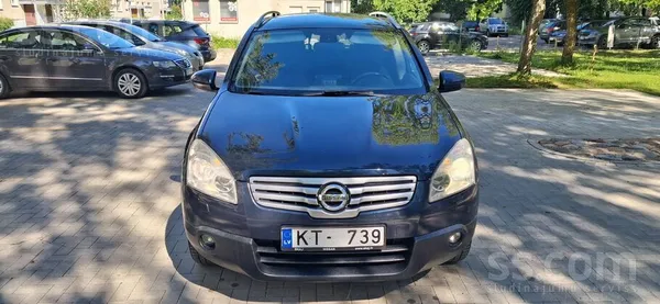 Nissan Машина в перфектном состояние , обслуживалась вовр