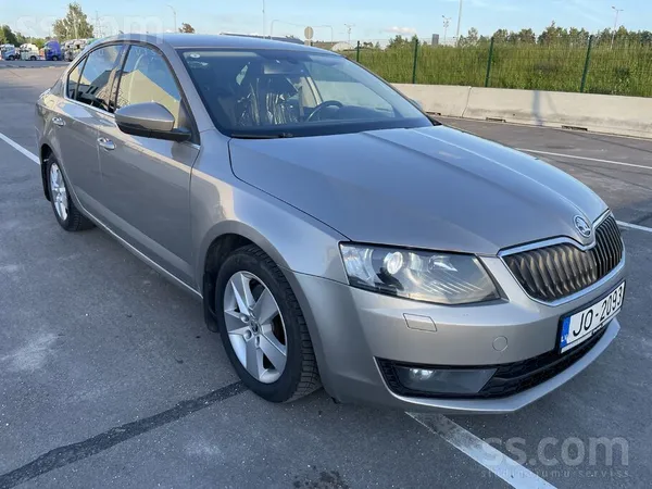 Skoda Pārdod tehniski koptu Škodu ar vizuālajiem defekti