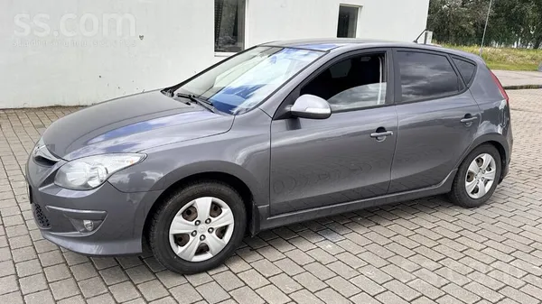 Hyundai Pārdodu 2012. gada Hyundai i30, 1, 6 l benzīna dzi