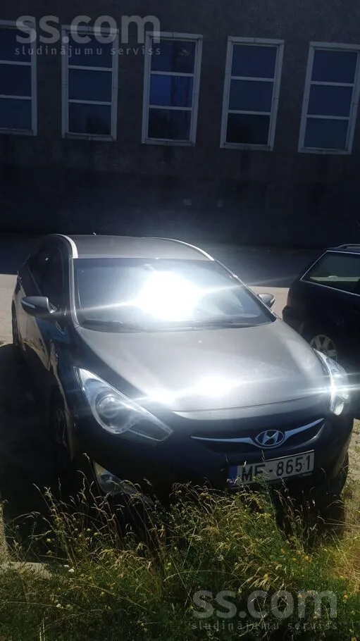 Hyundai Pārdodu Hyundai i40 universālu 2015. gada. 1.6 ben