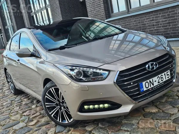 Hyundai I40 1.7 Crdi 104kW Premium. Vispilnāka komplektāci