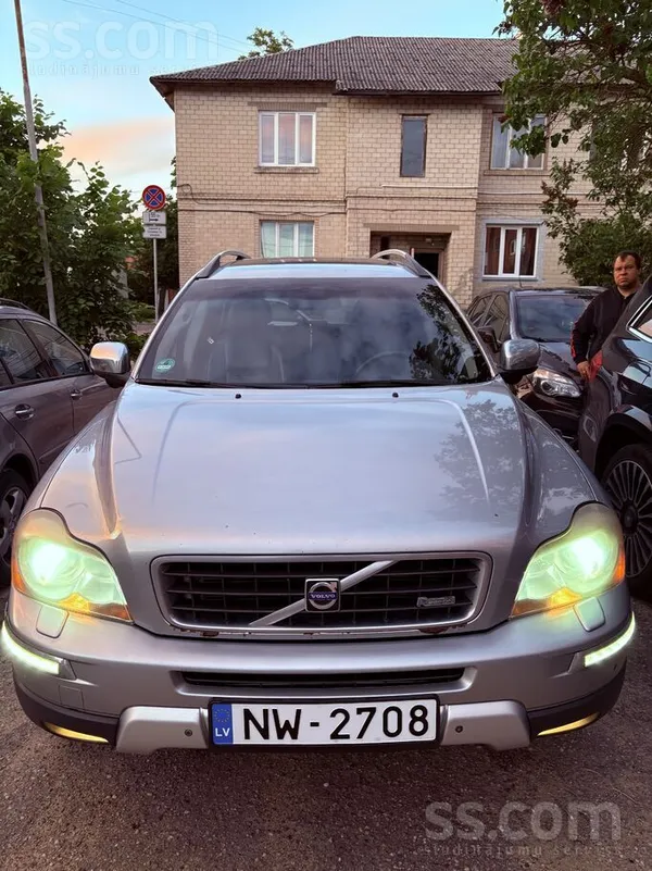 Volvo Pardodas labs auto. Milets un kopts. Vizuali defek