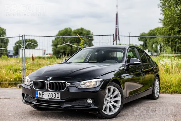 BMW BMW 316d ar 2.0 dīzeļdzinēju un automātisko ātrumk