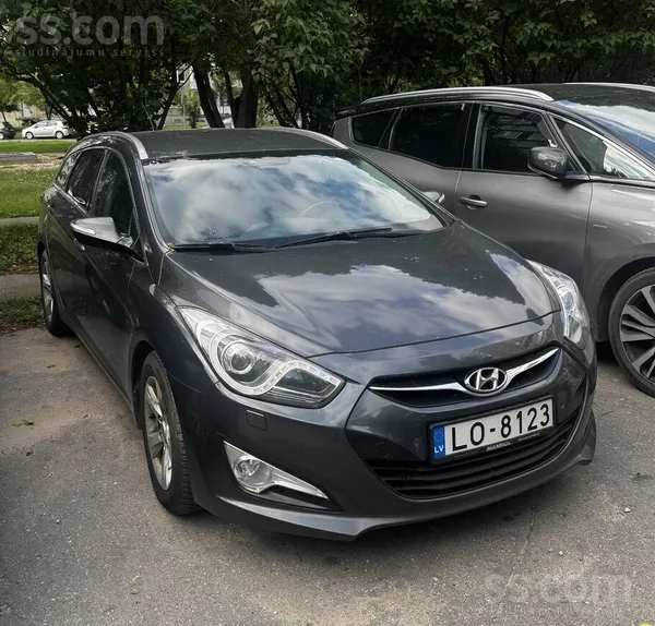 Hyundai Pārdodu Hyundai i40 universālu, 2012. gada novembr
