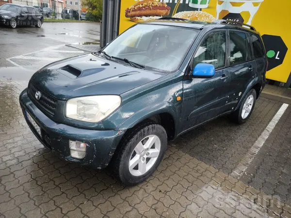 Toyota Tayota Raw4 , 2.0 dīzeļa 4 4 vizuāli defekti