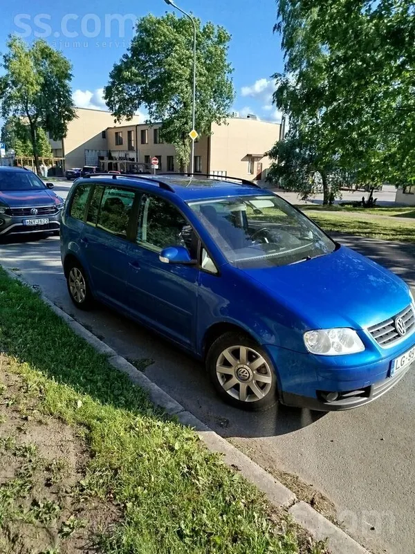 Volkswagen Красивый цвет, ухоженная машина, один хозяин 8 лет