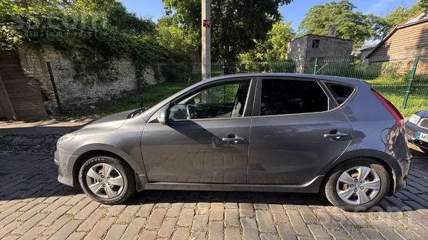 Hyundai Hyundai, i30, 216 000 km, 1, 6 litru benzīns/benzī