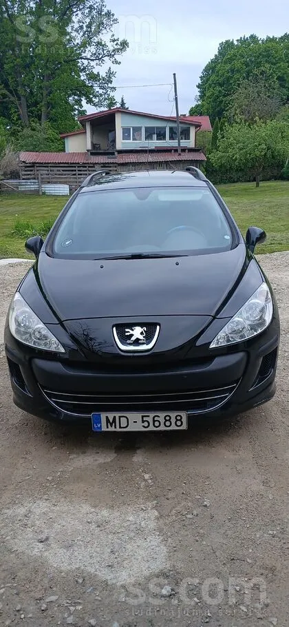 Peugeot Ir vizuāli defekti kas braukšanai netraucē. Sīkāk 