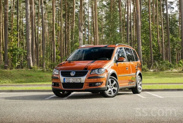 Volkswagen VW Touran Cross 1.4l benzīns. 103kKw
