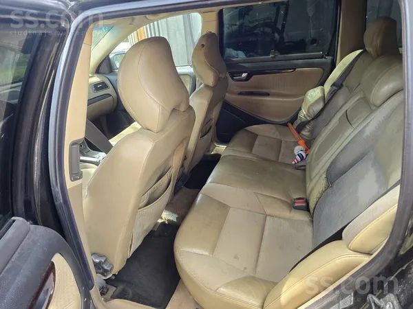 Volvo Pārdodu volvo v70, tika izmantots kā darba auto. N