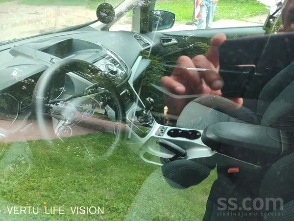 Ford Pārdod auto labā stāvoklī ar iespēju apmaiņai ...