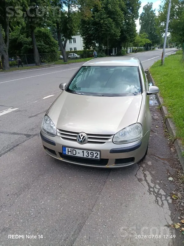Volkswagen Pārdod Golf5 1, 4 55kw ar dzinēja defektu iespējam