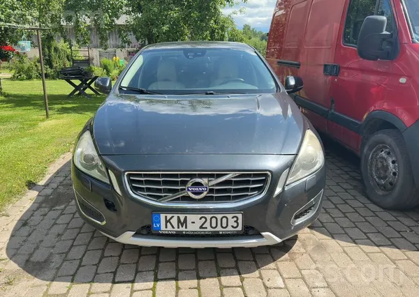 Volvo Ar defektu, nokritusi zobsiksna. ...