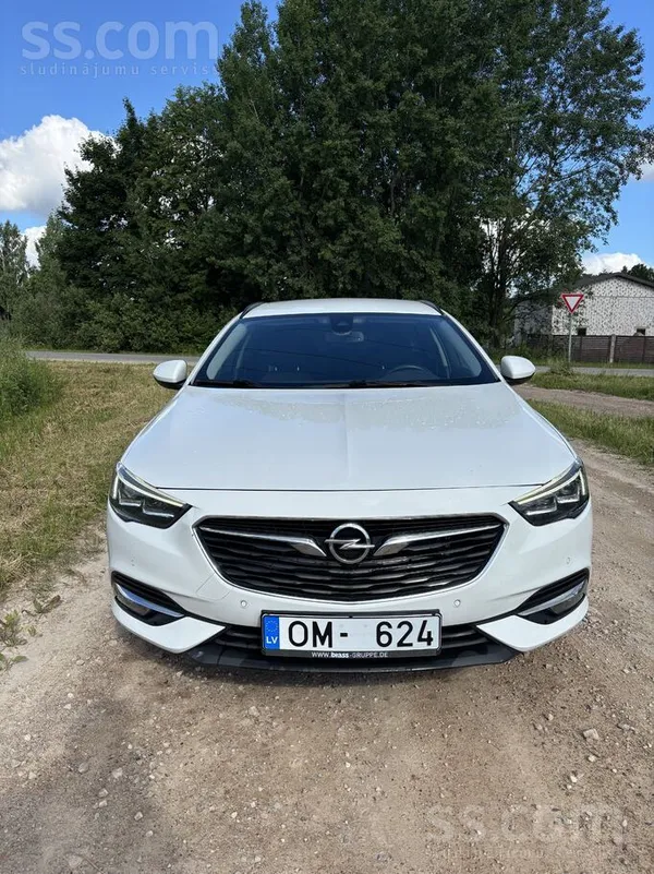 Opel Opel Insignia Sports Tourer (B paaudze). Auto no V