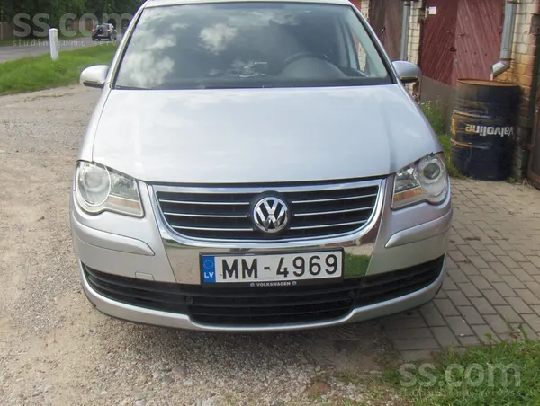 Volkswagen Pārdodu šo auto, patreiz gan lietoju ikdienā. , au
