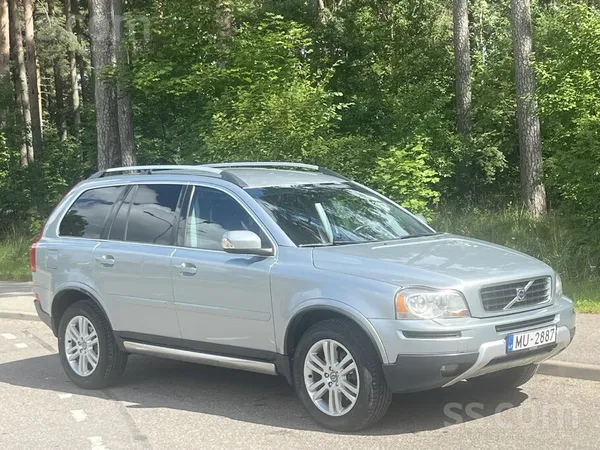 Volvo Pilnpiedziņa, drošība, komforts un praktiskums.