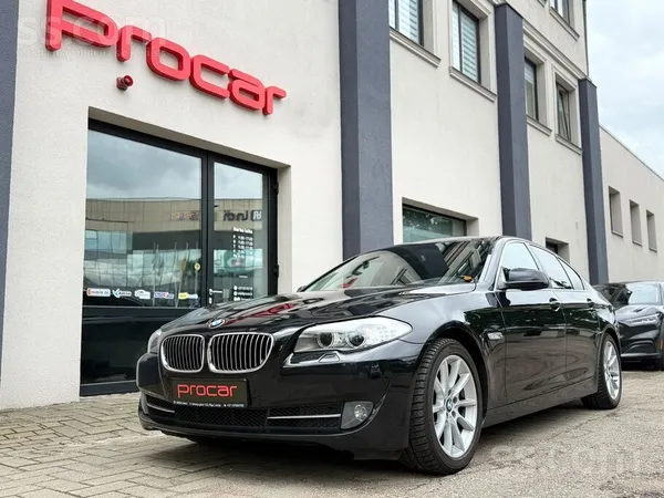 BMW BMW 520i 184 ZS Luxury Line 