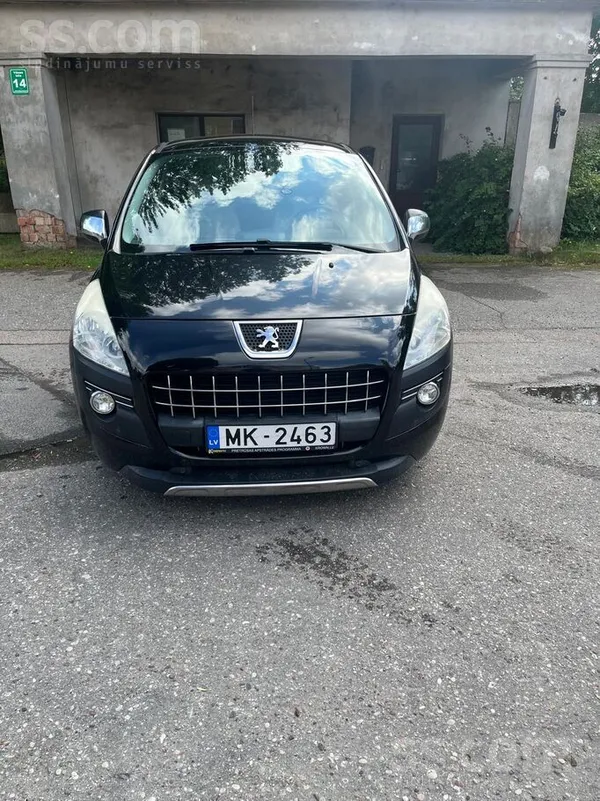 Peugeot İpašnieks pārdod Peugeot 3008 (2013). Laba tehnisk
