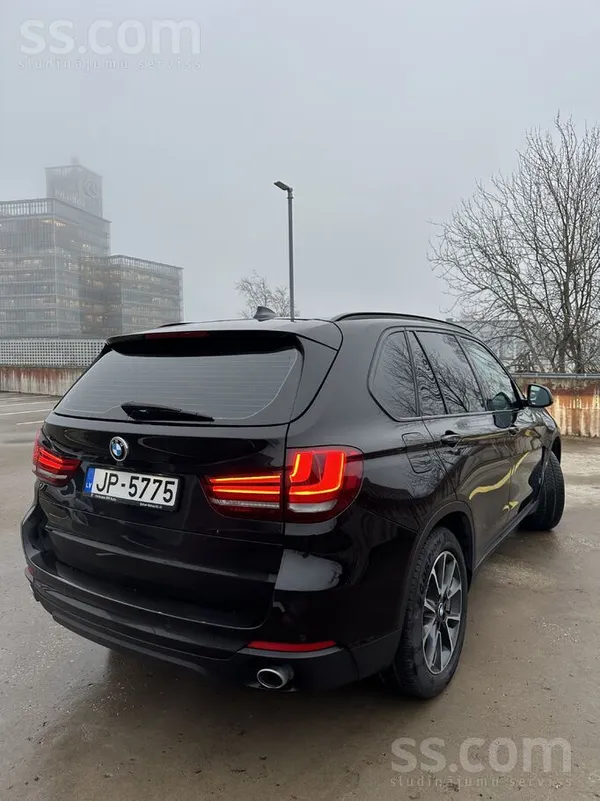 Pārdod BMW X5 3.0d xDrive (190kW), 2016.
Auto iegādāts un braukts tikai Lat