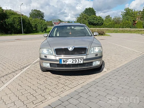 Skoda Pārdod Škoda Octavia II ar 2.0 Fsi benzīna motoru