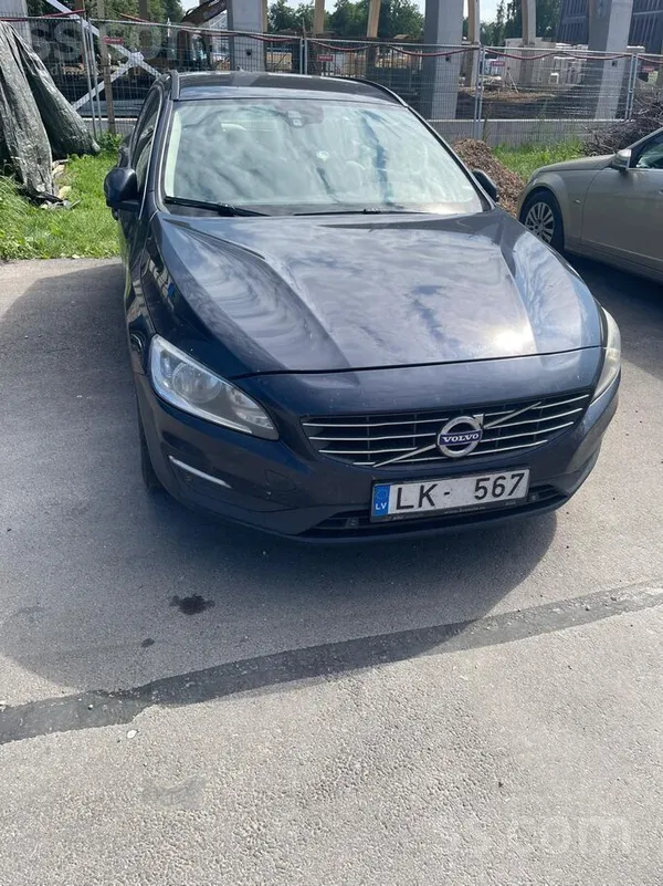 Volvo Pārdod mašīnu ar defektu - neejoša. Noplīsusi zobs