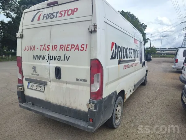 Peugeot Tehniski labā stāvokli, vizuāli ir defekti.