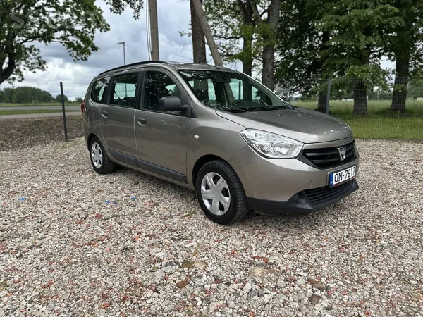 Dacia Bez nobraukuma pa Latviju .