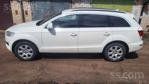 Audi Машина в хорошем састояние. Торг у капота ...