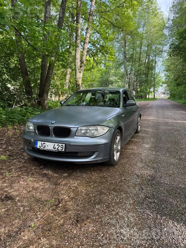 BMW Pārdodu BMW E87, 2005.gada 1.sērijas 118 modelis a